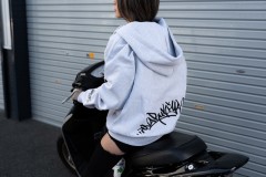 なるき屋 オリジナルパーカー ライトグレー×ブラックロゴ